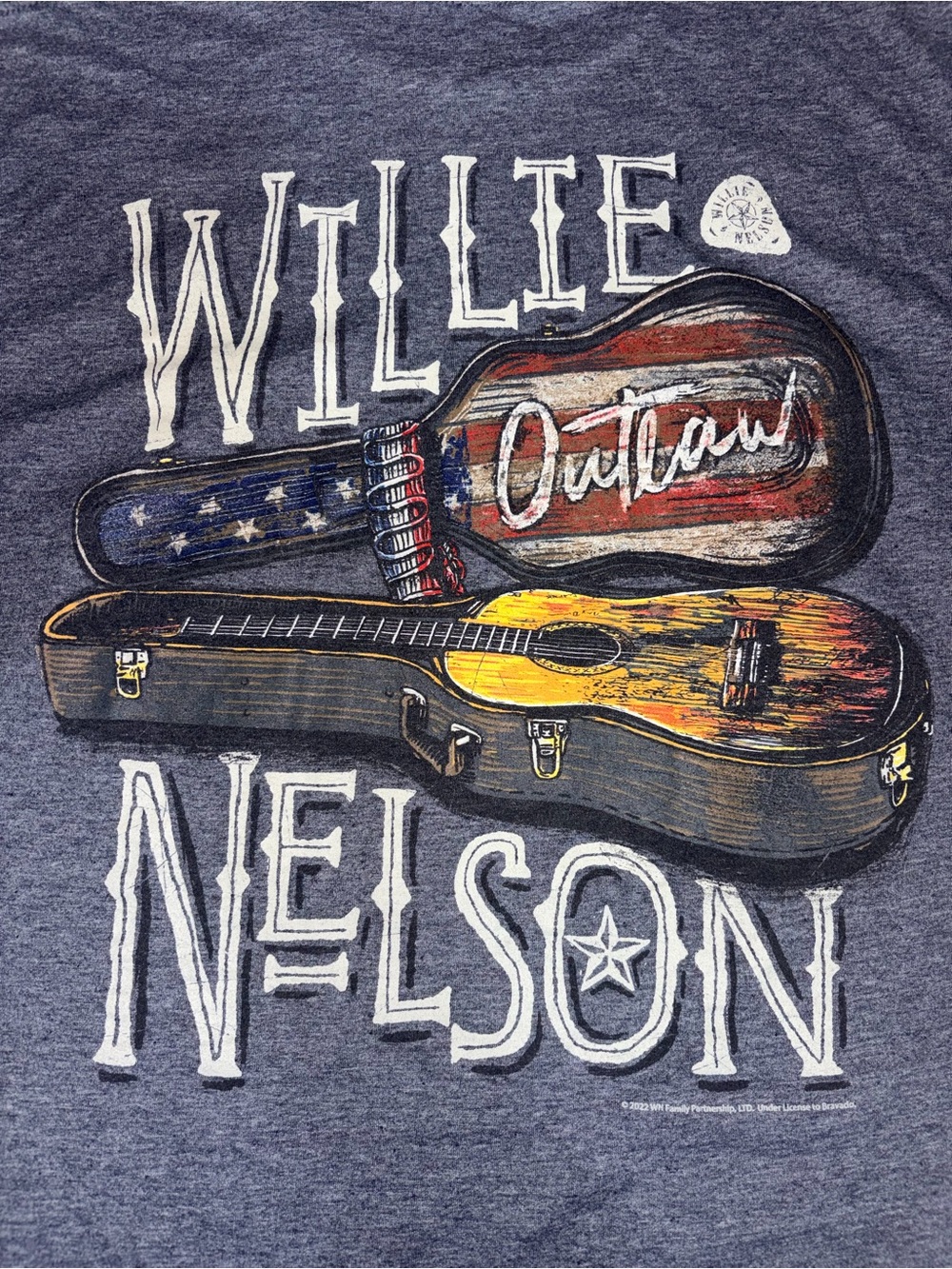 Willie Nelson Guitar Outlaw T-Shirt Blue Front Logo size Large Like New